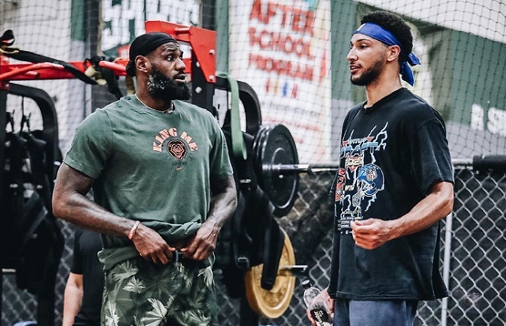 打组合频频 打组合频频